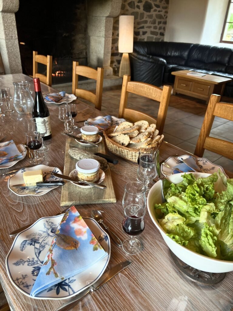 Repas partagé avec les produits de la ferme